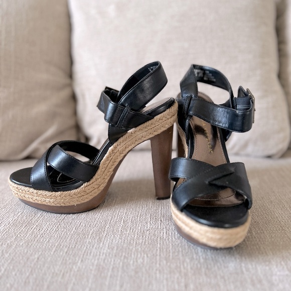 Sofia By Sofia Vergara Heels - Picture 1 of 5